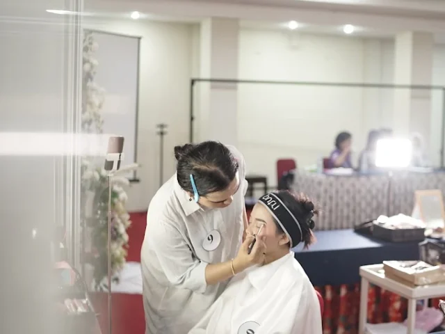 MAKE UP SEMARANG 24jam (MANJA MUA)