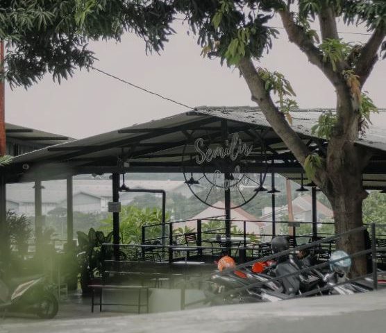 Semilir Cafe