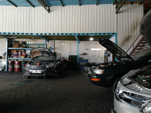 Bengkel Mobil Mandiri Jaya
