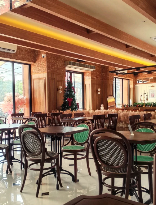 firstdate resto
