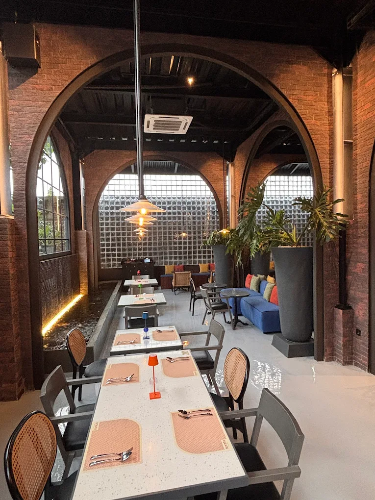 indoor terrata social dining