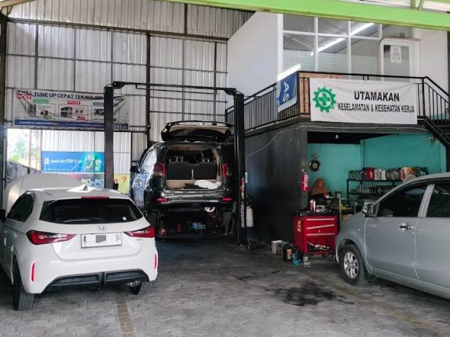 Bengkel Mobil OkeCAR Garage