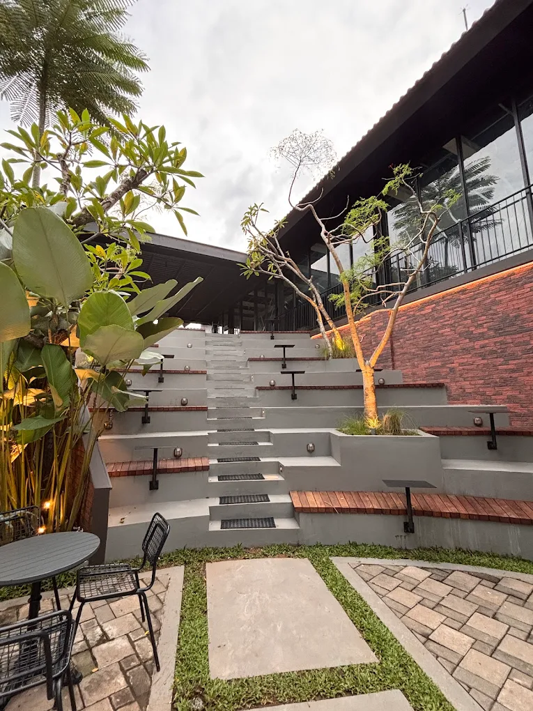 outdoor terrata social dining
