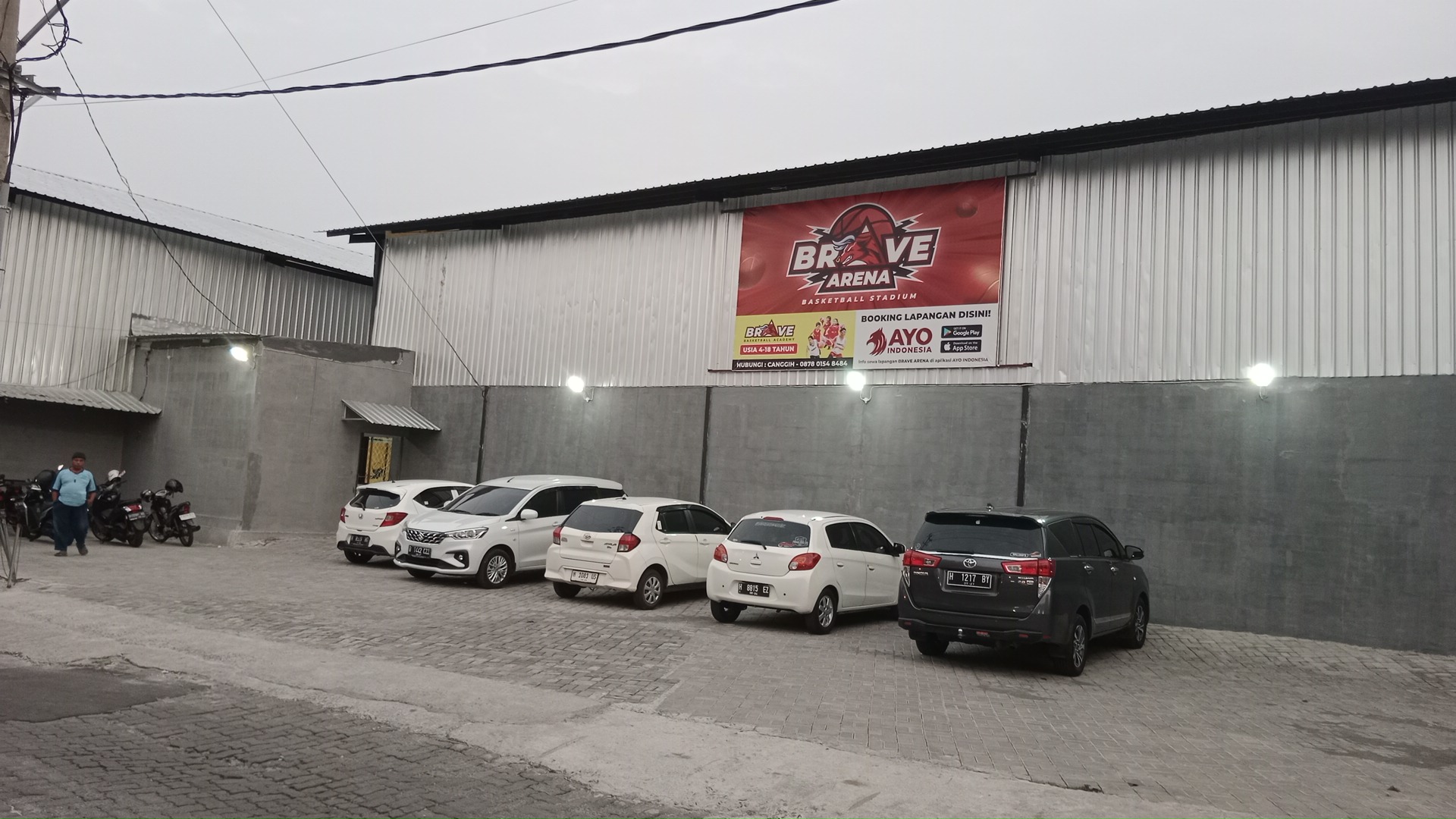 Lapangan Basket Brave Arena