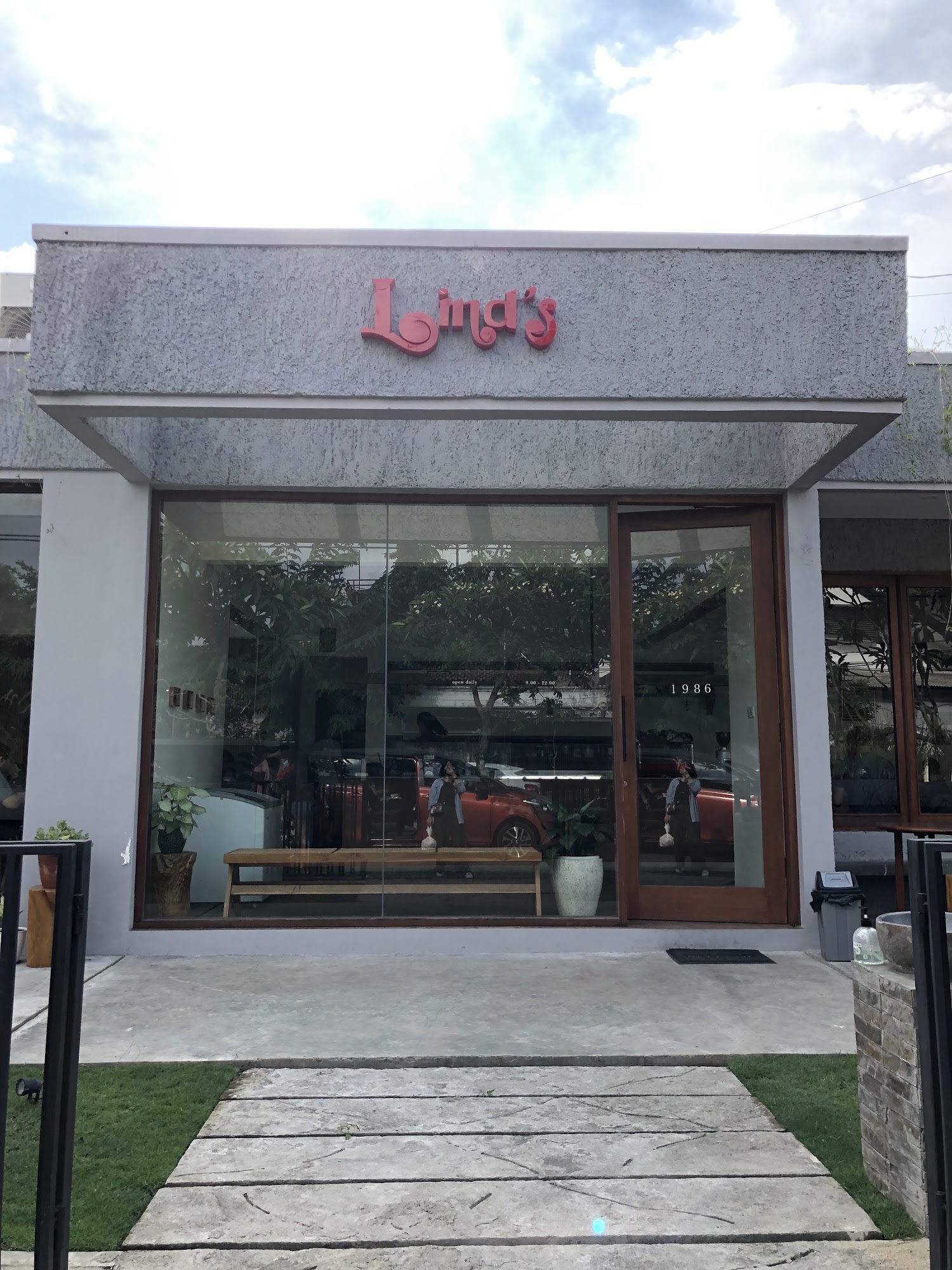 Lind's Ice Cream & Resto