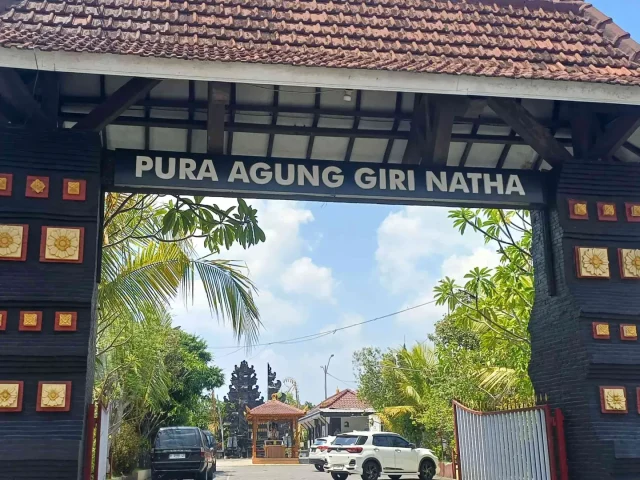 Pura Agung Giri Natha Semarang