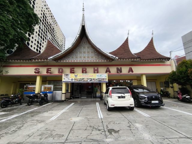 Rumah Makan Padang Sederhana