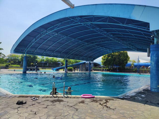 Kolam Renang Metro Sports Center MT Haryono