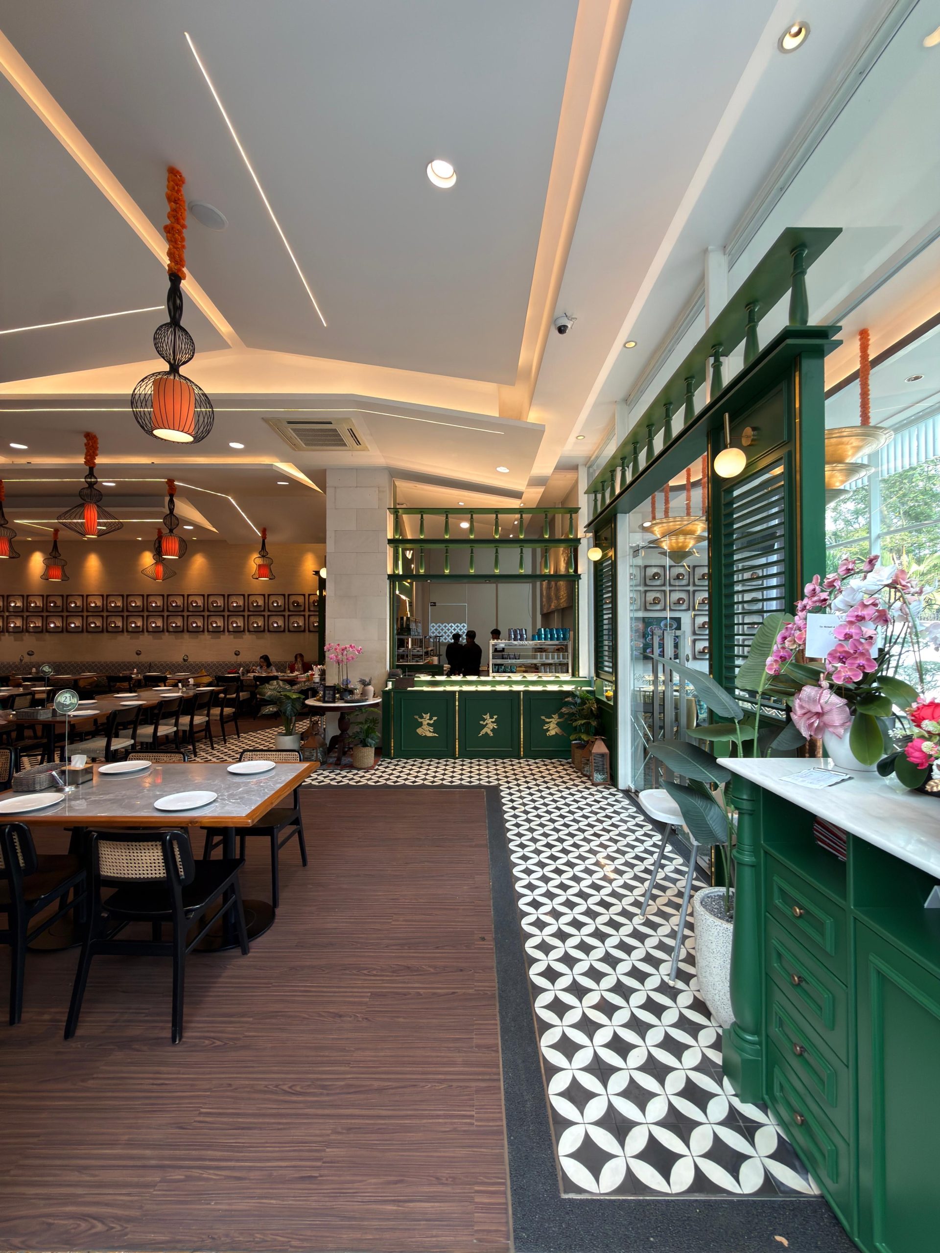 Resto Padang Daun Mudo